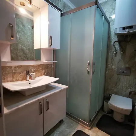 Bitez Bahce Icerisinde Huzur Rahat Konfor